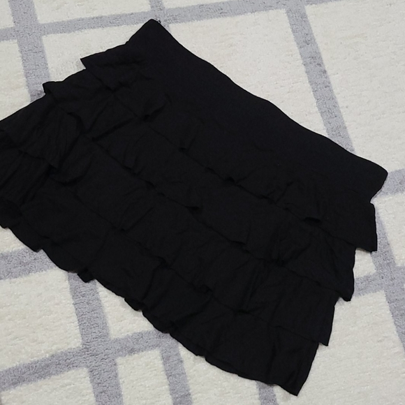 Mini Skirt - Picture 3 of 6